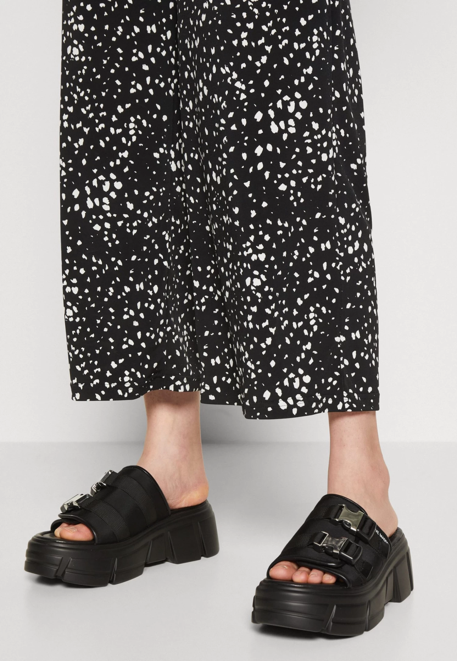 Even&Odd Jumpsuit - Black/White 6 Even&Odd Jumpsuit - Black/White - Afbeelding 6