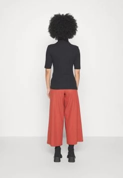 Broek - Red -Even&Odd 9076529c33a34ec6a3003d372cfb988b