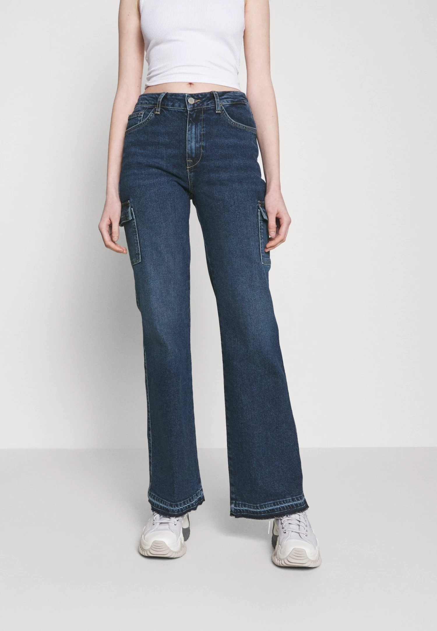 Even&Odd Cargo Kick Flare / 901 - Light Blue Denim - Cargobroek - 901 - Light Blue Denim 1 Even&Odd Cargo Kick Flare / 901 - Light Blue Denim - Cargobroek - 901 - Light Blue Denim